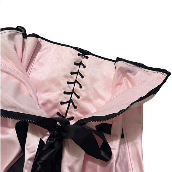 Intimate Attitudes corset - Picture 4 of 5